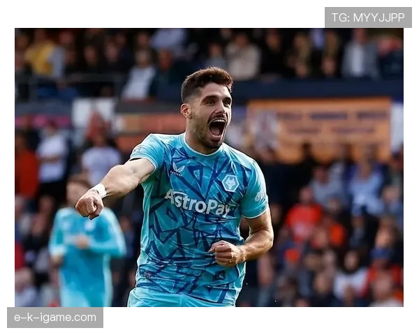 德甲转会市场再掀热潮，多队争抢表现稳健新星引关注